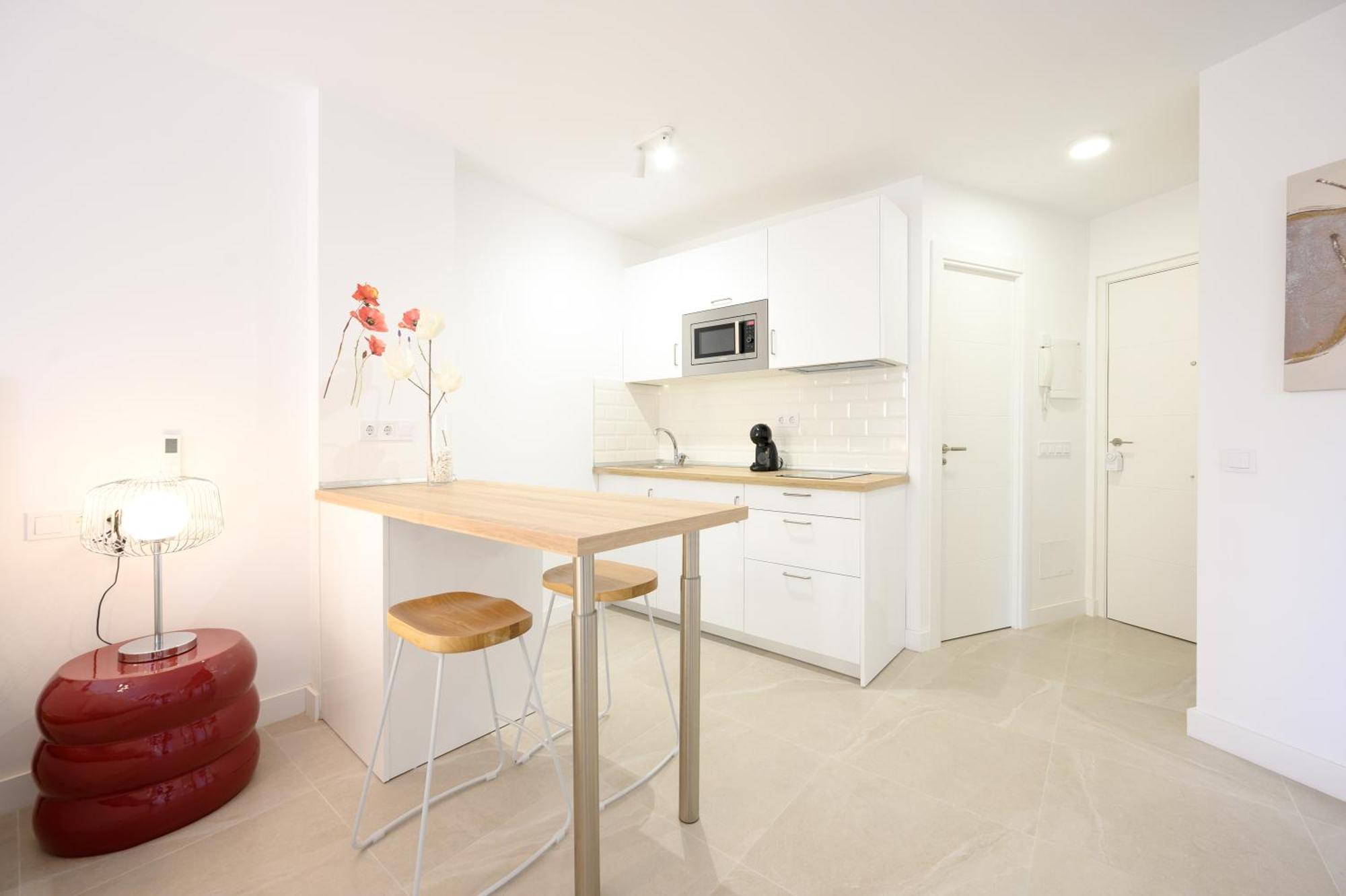 Veramar - Terrace, Pool & Parking By 10tosea Apartment