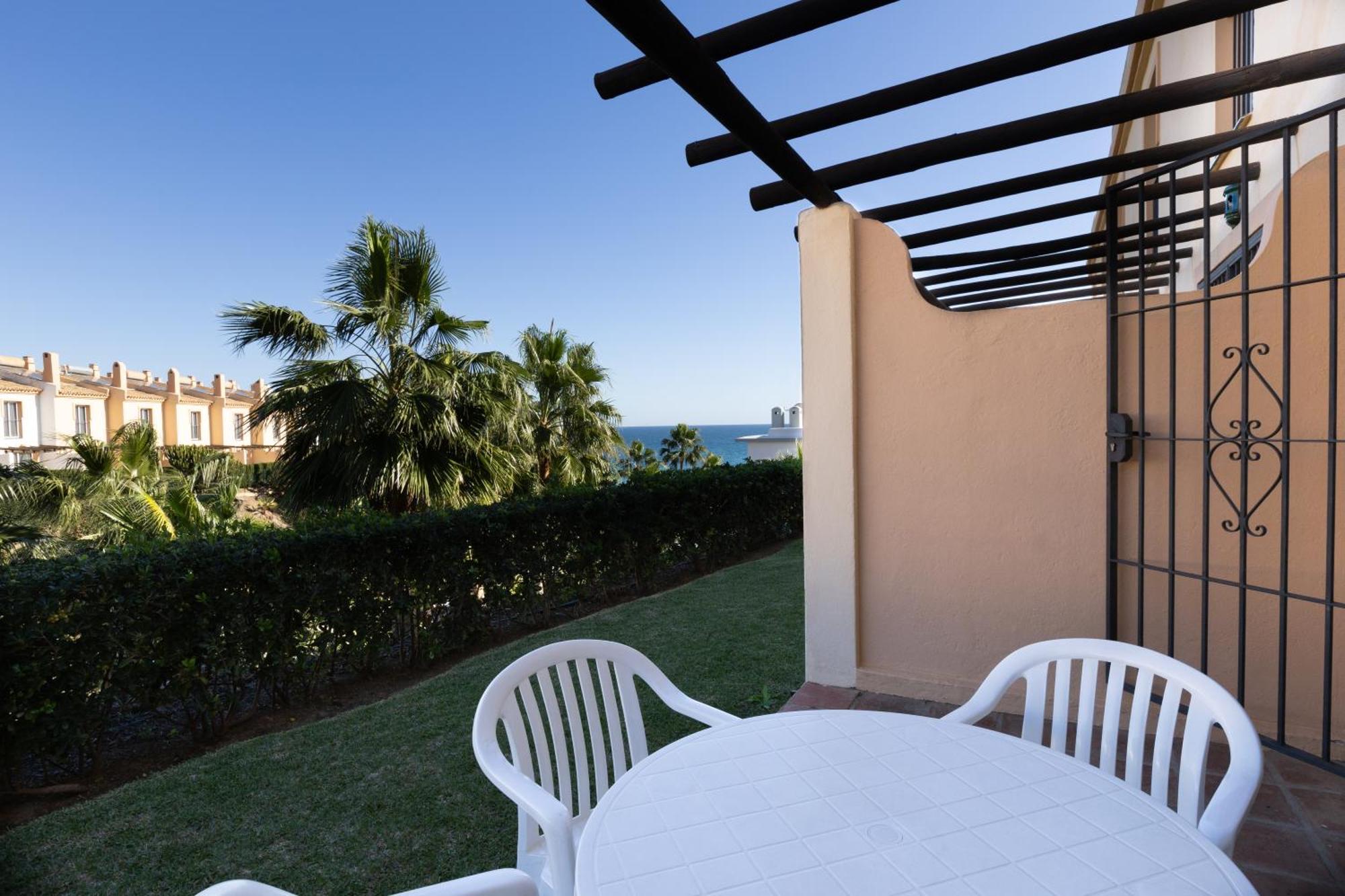 Aparthotel Ramada & By Wyndham Costa Del Sol 3*