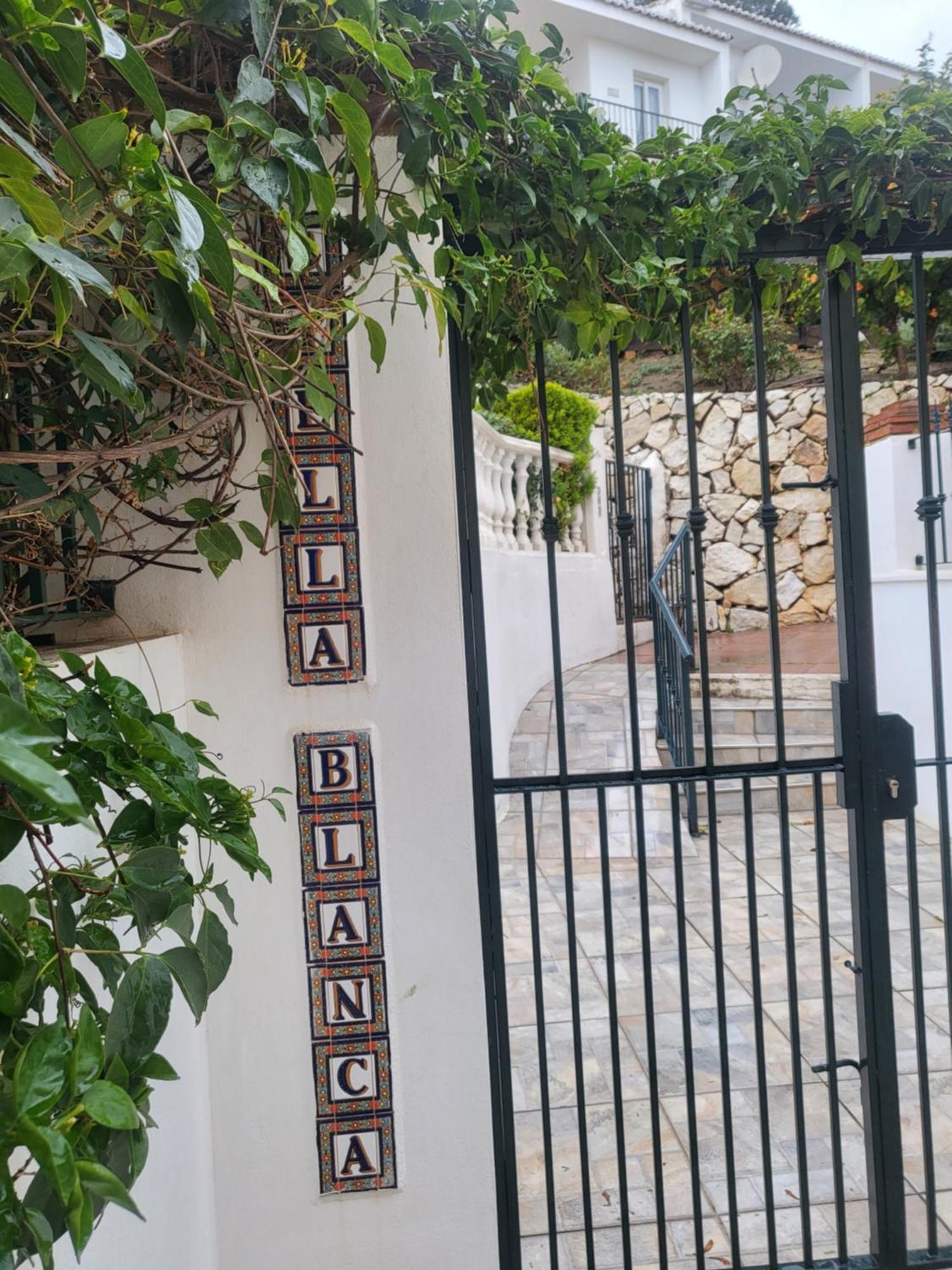 Stella Blanca 2 Bedrooms With Small Garden And Pool * Fuengirola