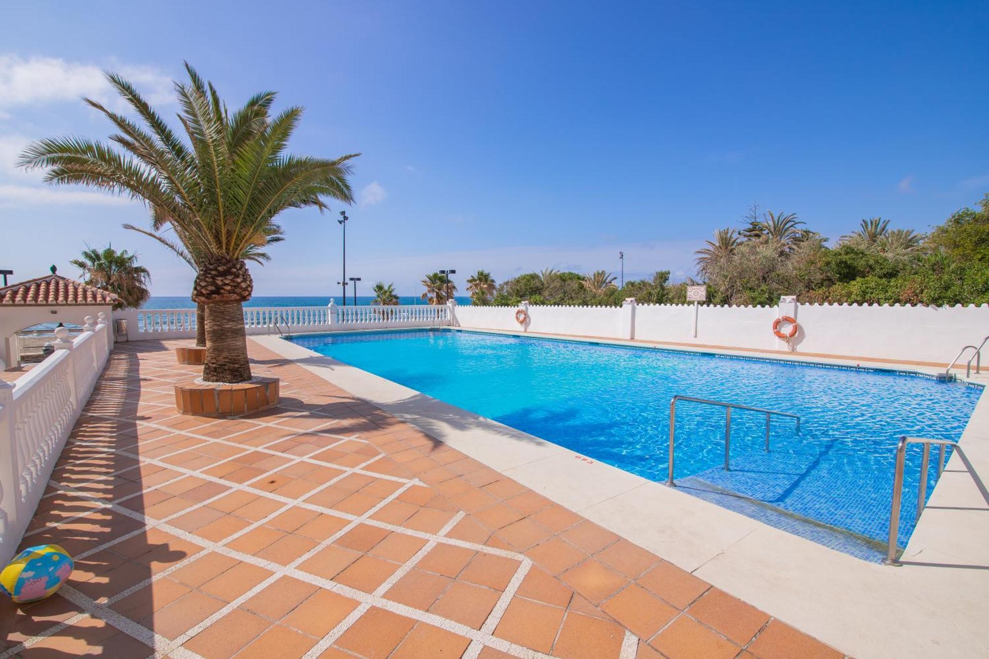 Sea Front Carvajal Apartment *