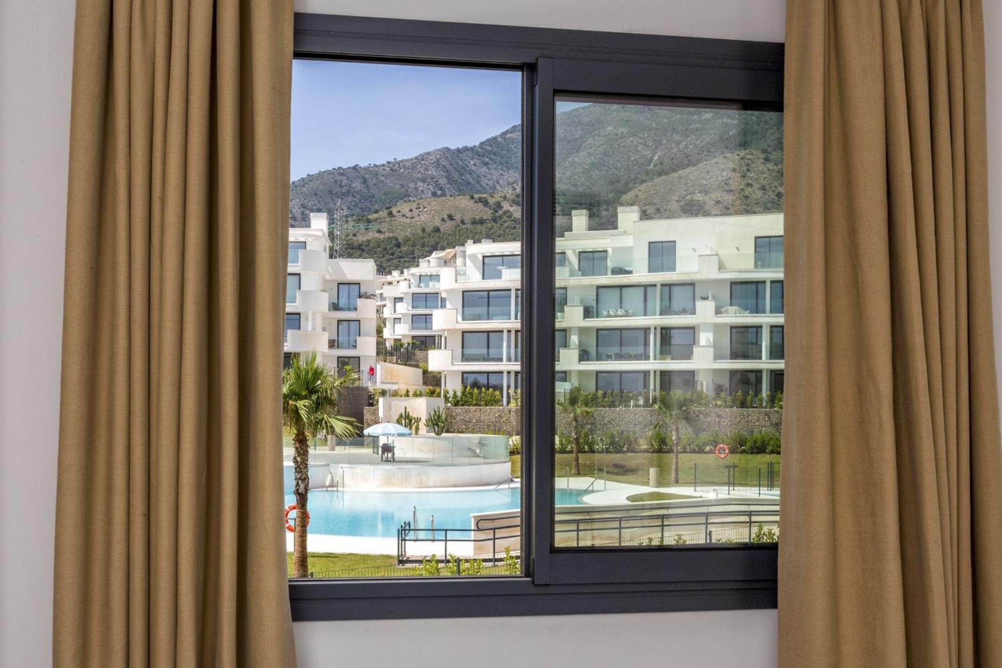 Vivi Homes - Panorama Pool, Golf, Terrace & Sea View