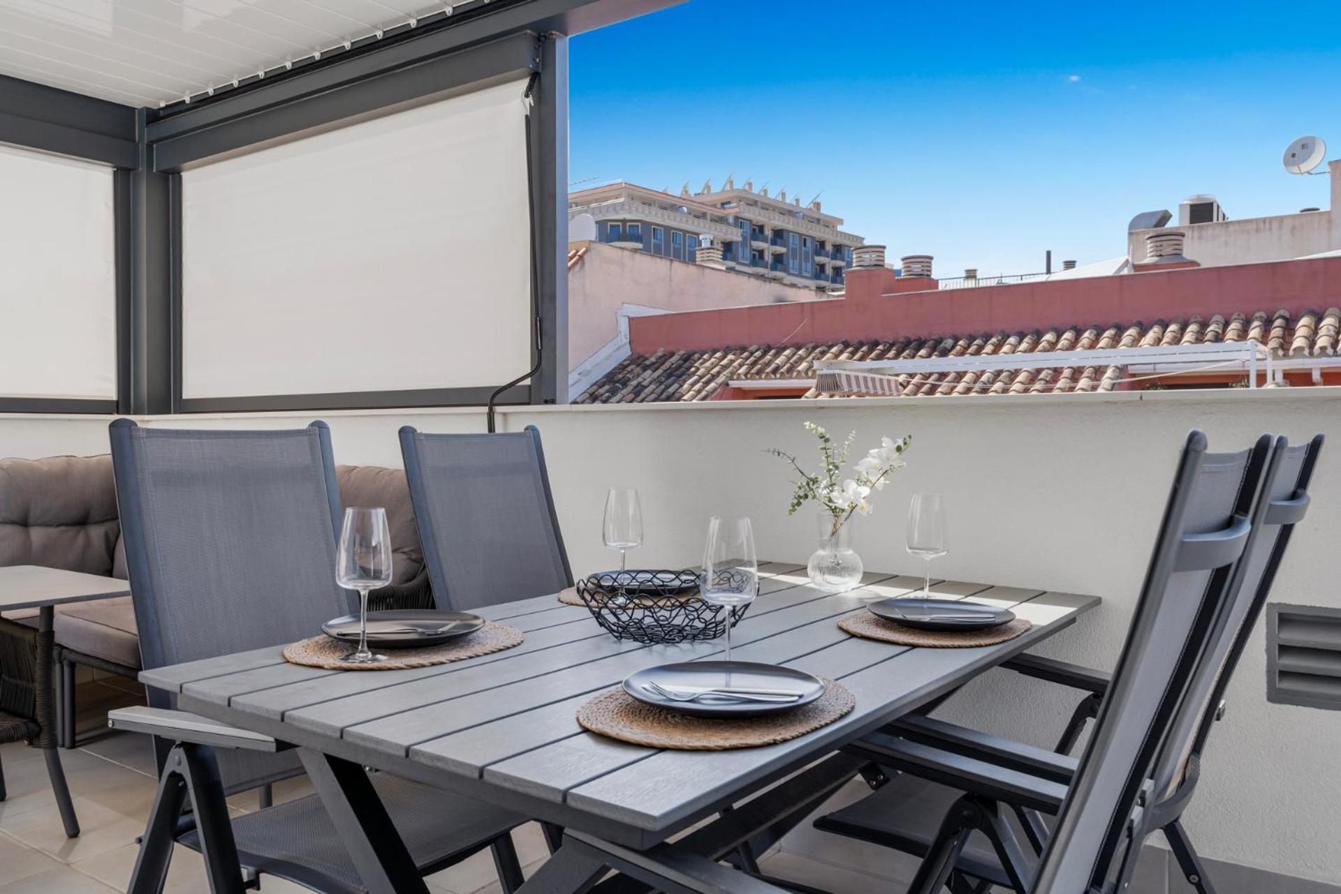 Sunny Penthouse In By Costarentals - Ref 215 *