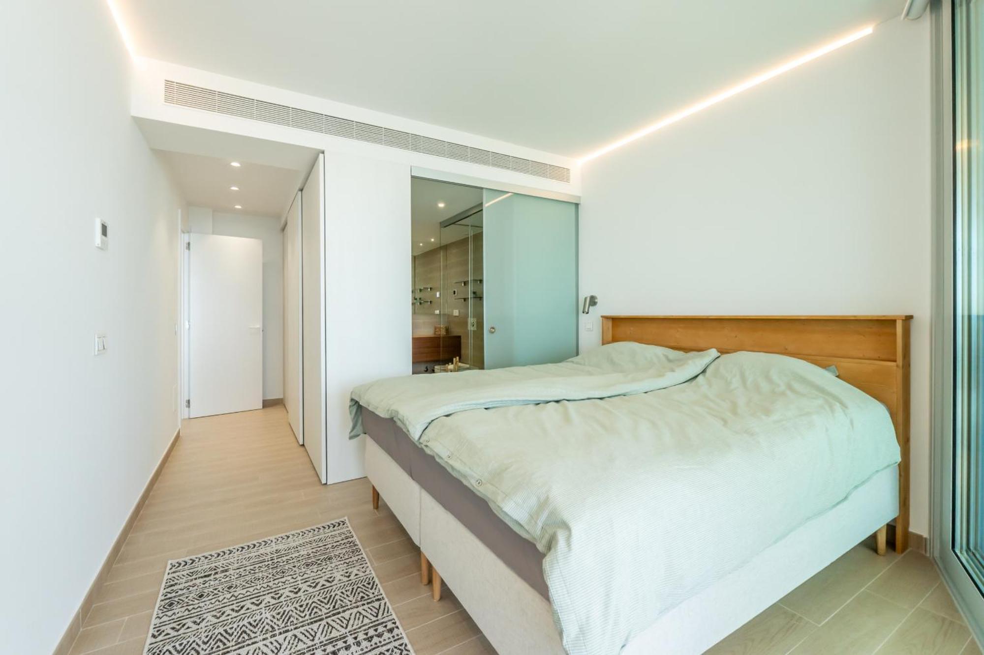 Apartment Amazing Sea Views - The Wave Ii, Pool And Sea View