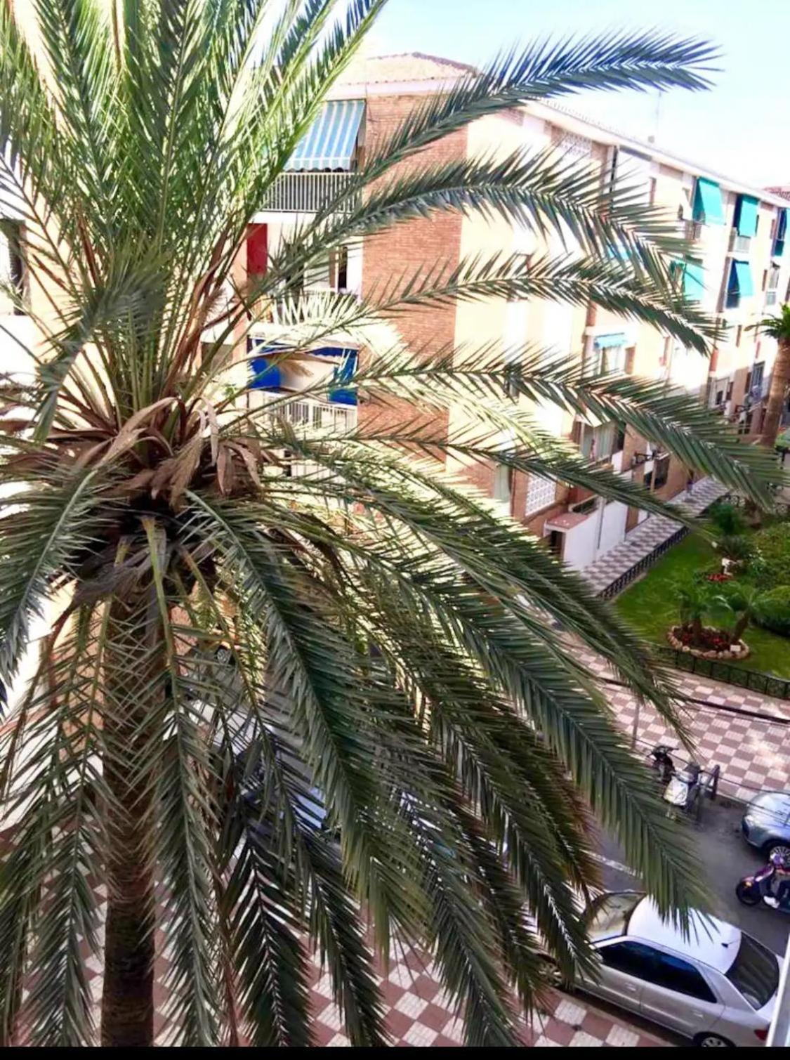 2 En Tercera Planta Sin Ascensor No Es Un Piso Entero! A Compartir Bano Y Cocina!