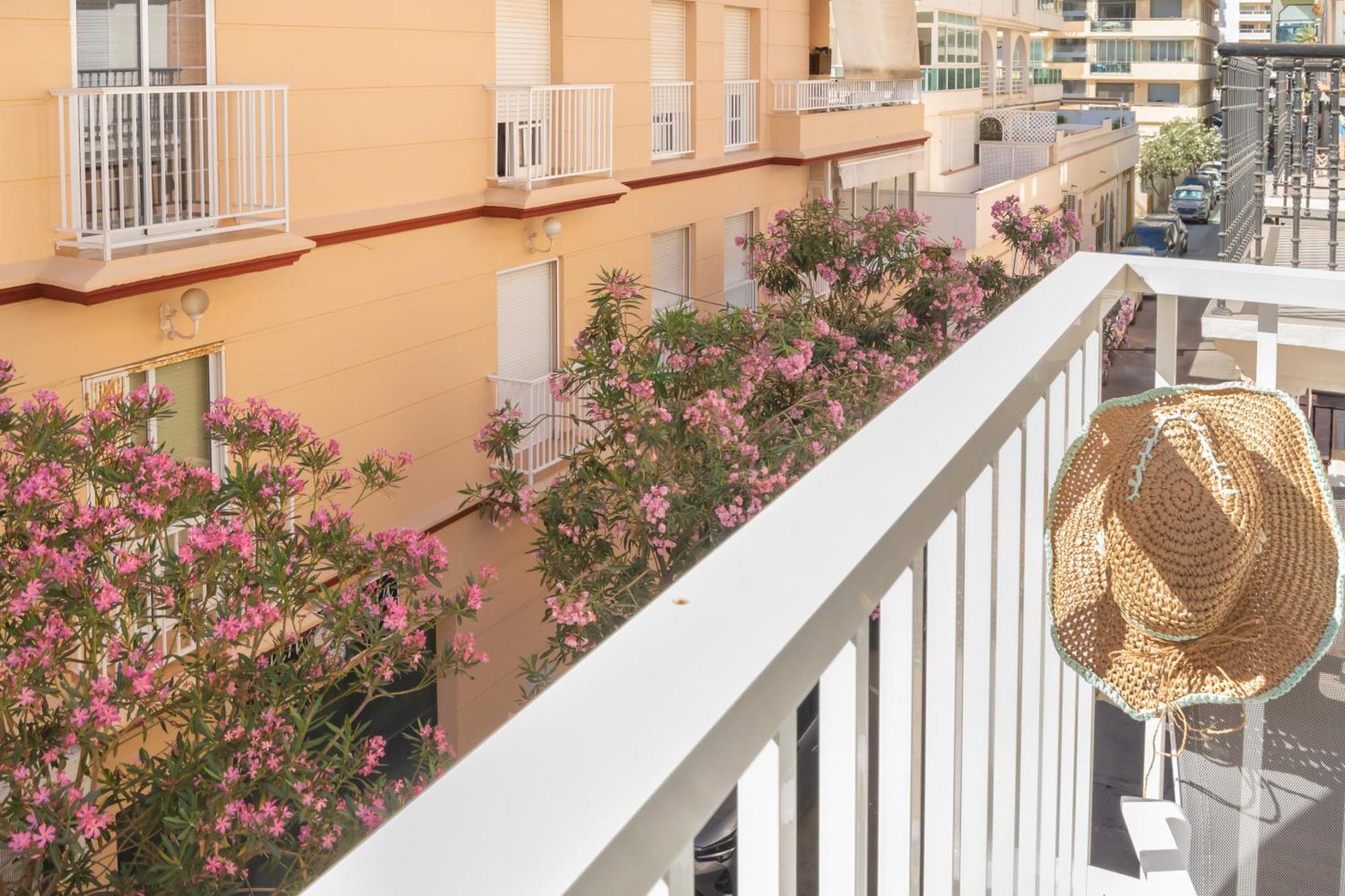 Beautiful & Fully Renovated 2bd - In Center - 20 Meters From Apartamento Fuengirola