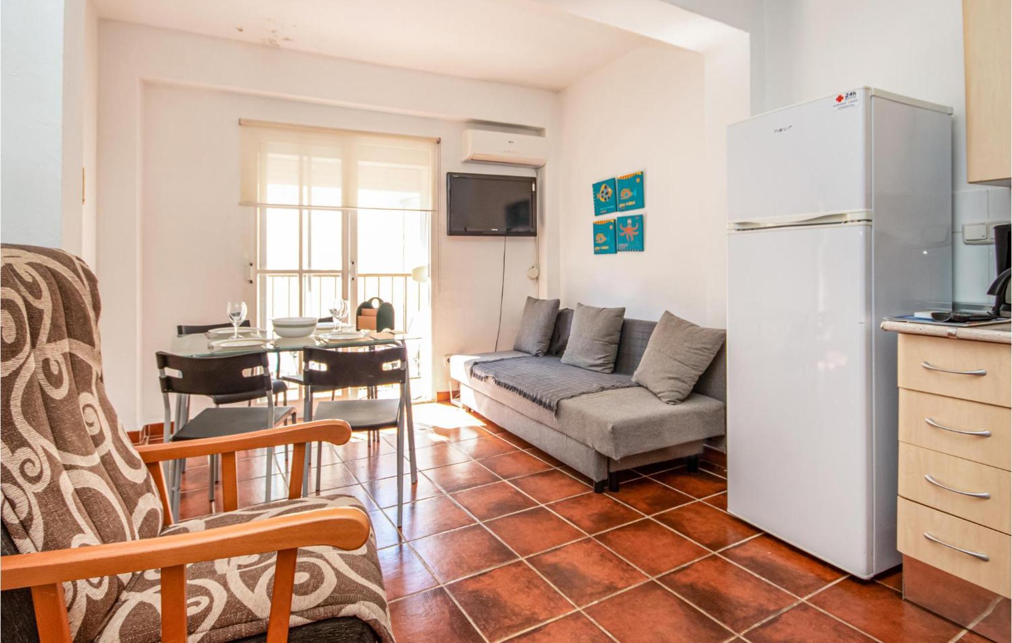 Apartment Stunning In With Wifi Fuengirola