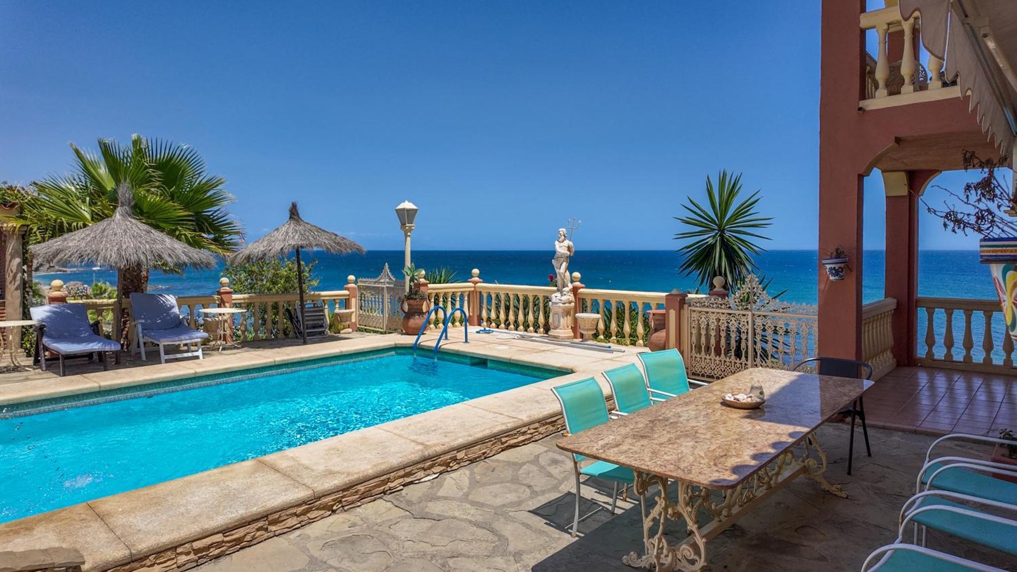 Sea View With Private Pool And Gardens 5 Bedrooms Fuengirola