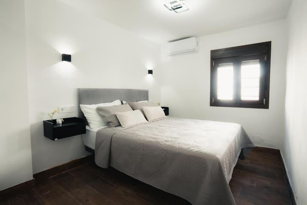 Modern Andalusian House One Minute From The