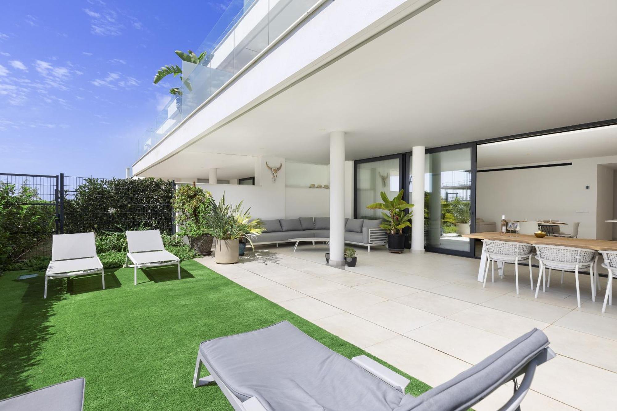 Exlusive With Garden In Higueron Apartment *