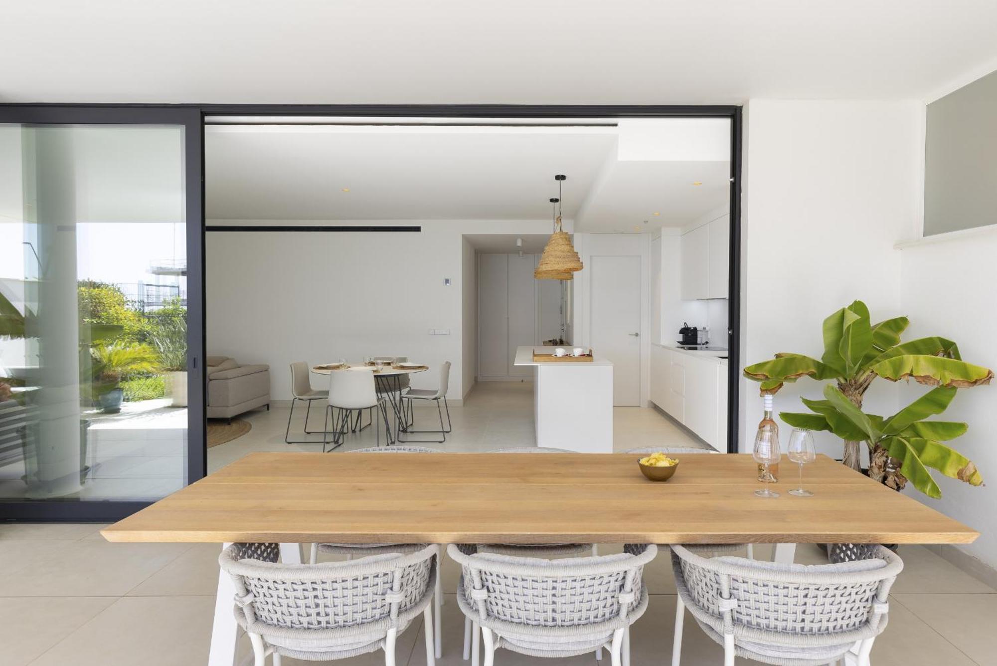 Exlusive With Garden In Higueron Apartment