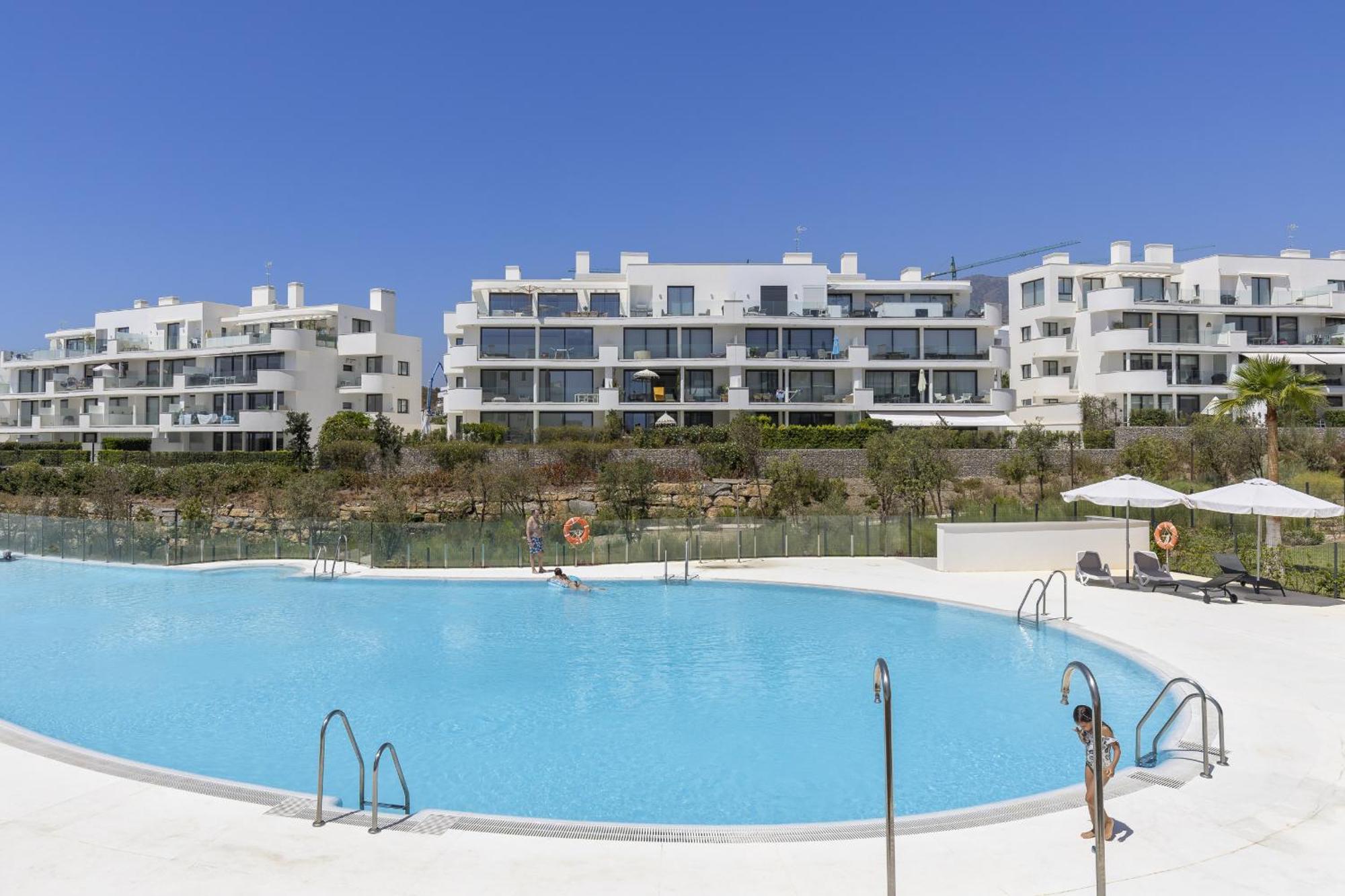 Apartment Exlusive With Garden In Higueron Fuengirola