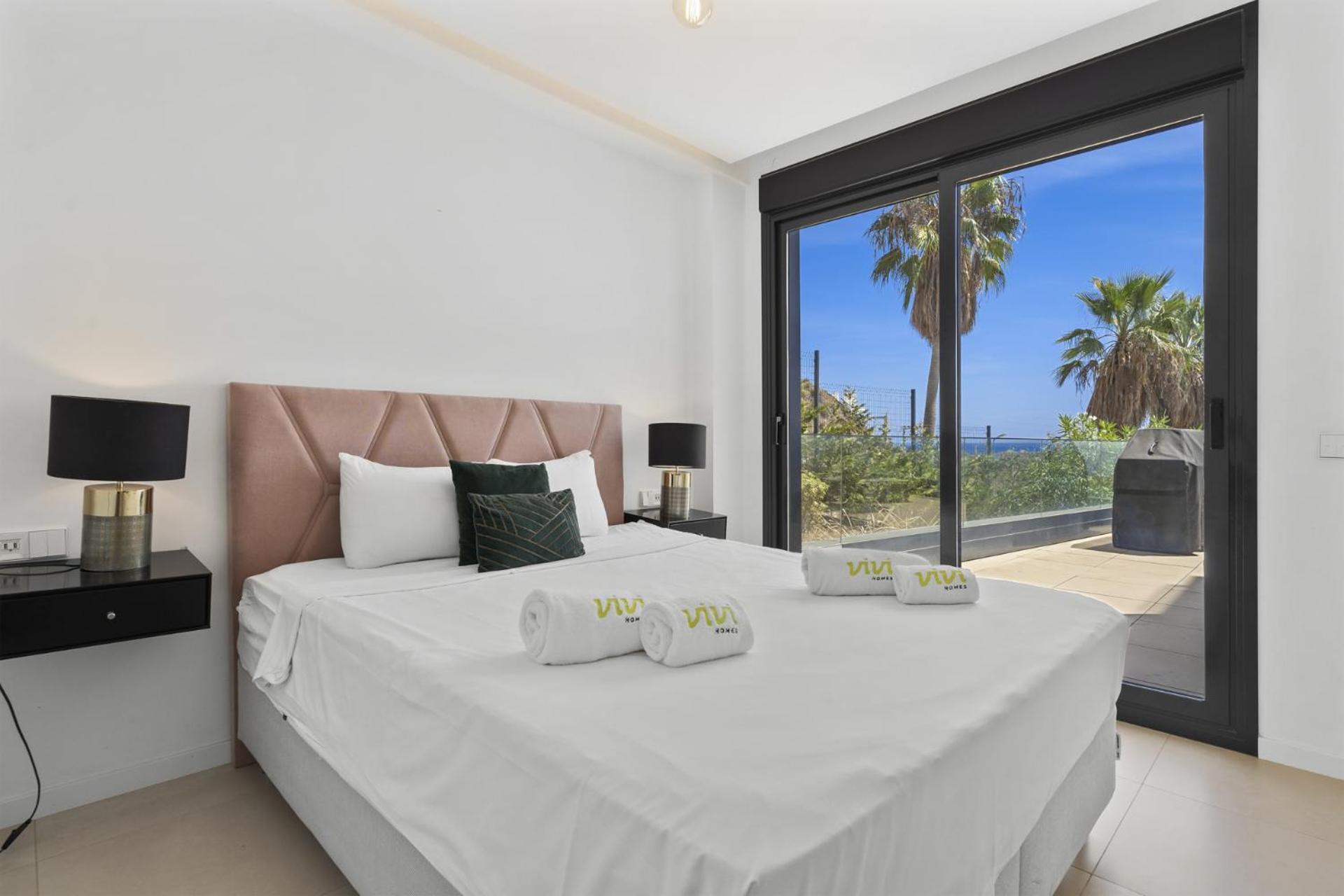 Vivi Homes - Boa Pool, Terrace & Sea View Apartment Fuengirola