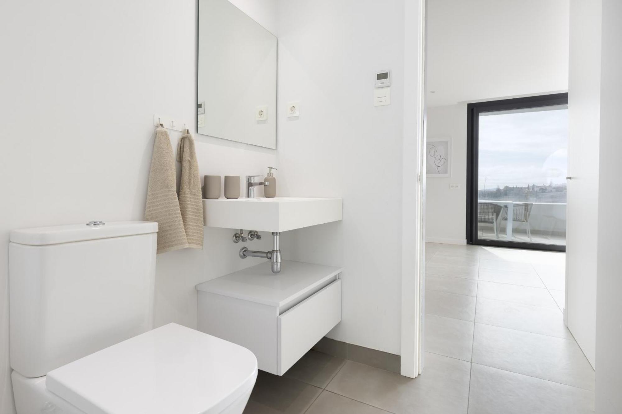 Elegant Luxury With Terrace In Higueron *