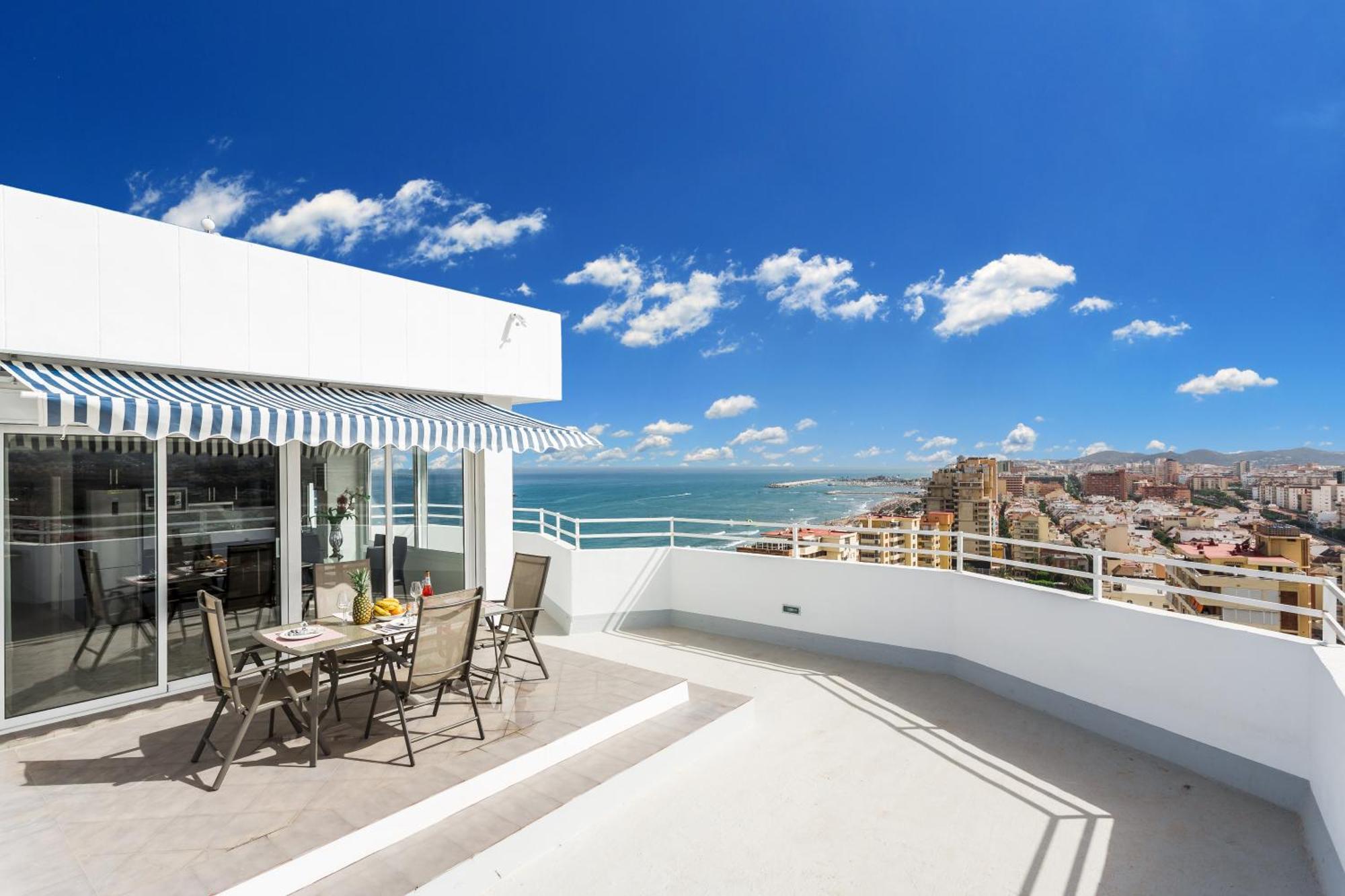 Apartment Impresionante Atico, Primera Liinea Playa, Vistas Al Mar, Piscina Comunitaria Fuengirola