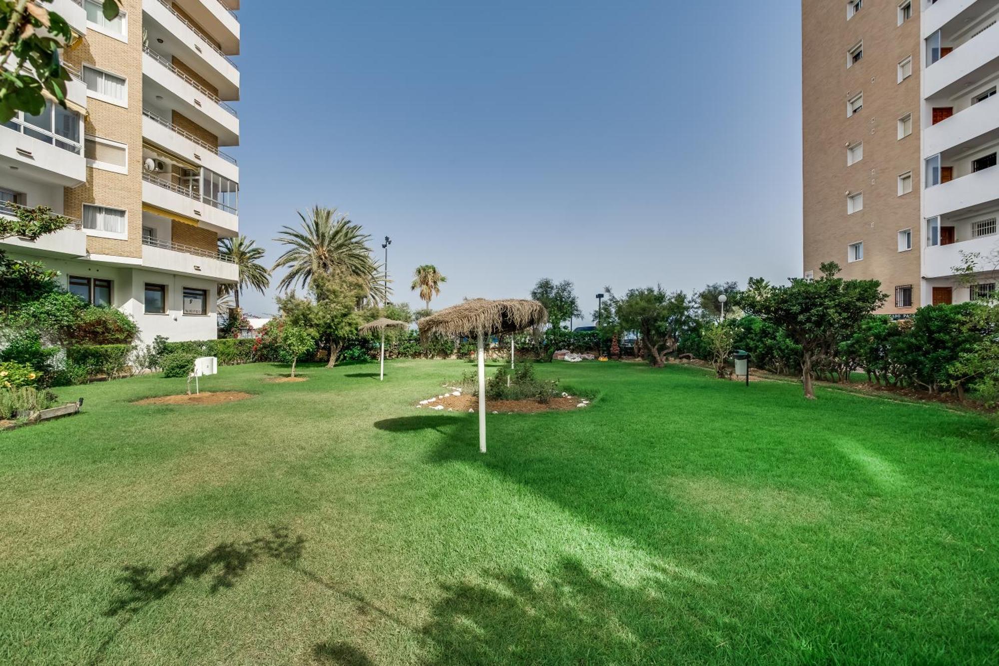 Apartment Impresionante Atico, Primera Liinea Playa, Vistas Al Mar, Piscina Comunitaria Fuengirola