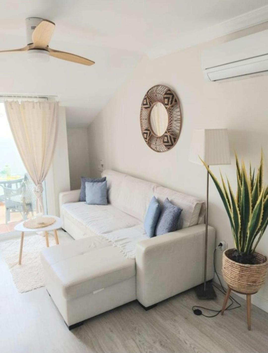 Apartment New Penthouse Near With Sunny Balcony *