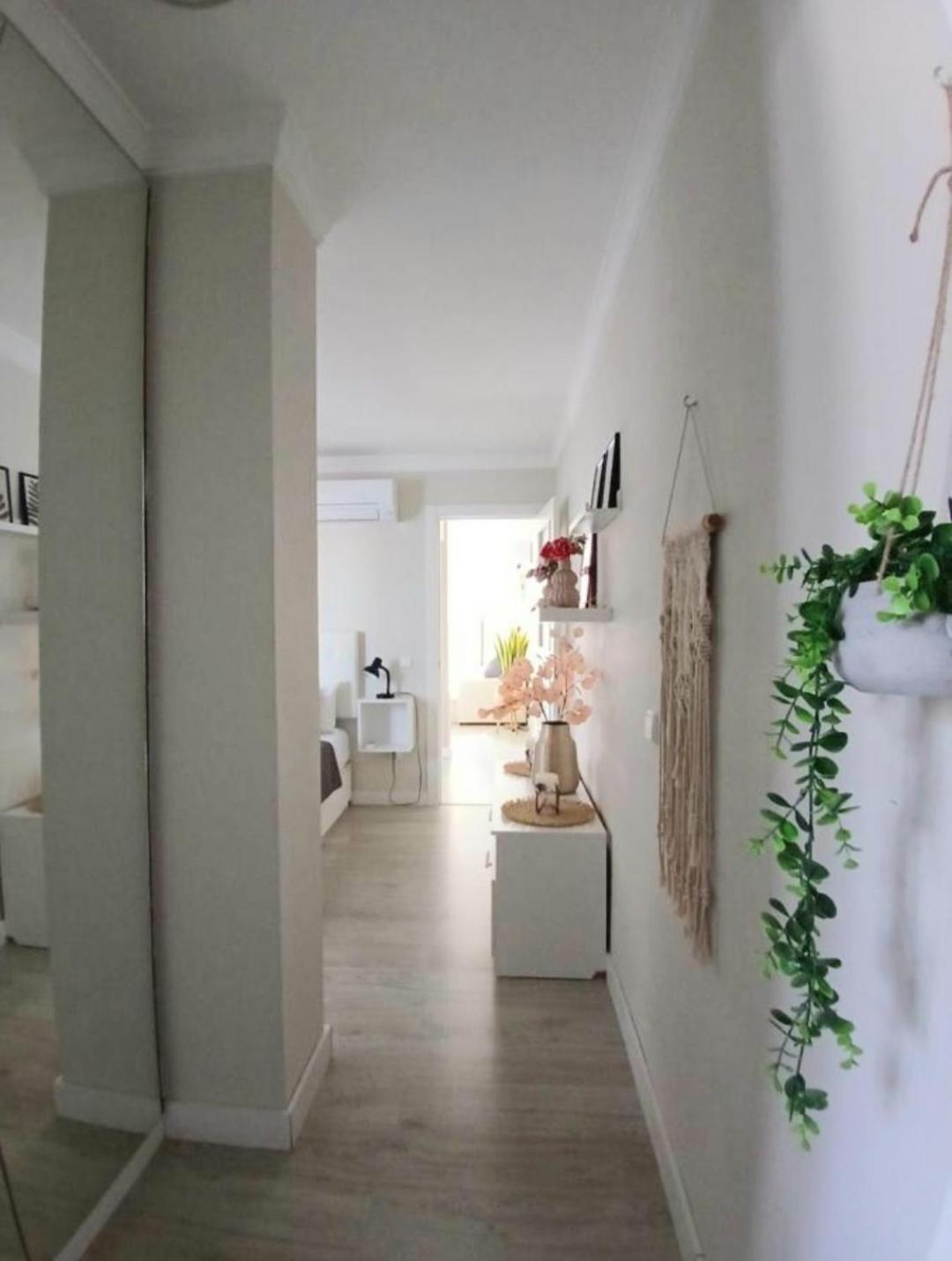 Apartment New Penthouse Near With Sunny Balcony