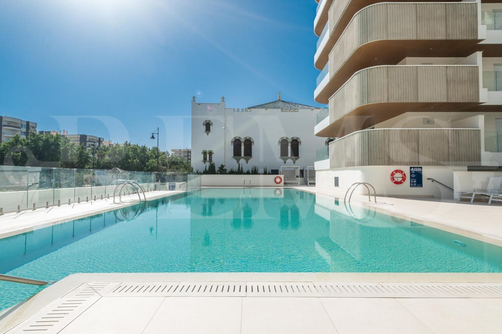 Coastside With Balcony And Parking By Rems *