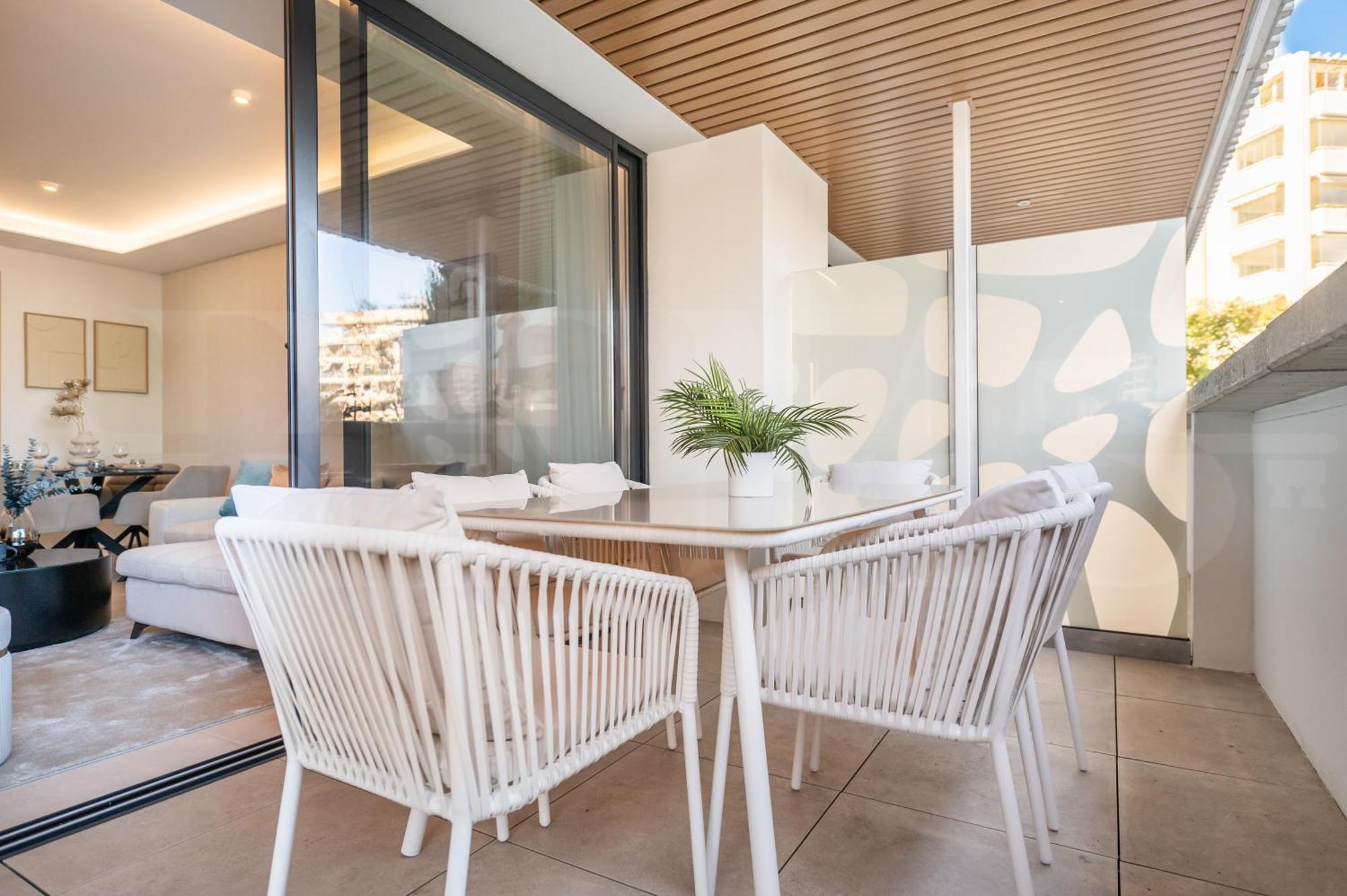 Coastside With Balcony And Parking By Rems Apartment *