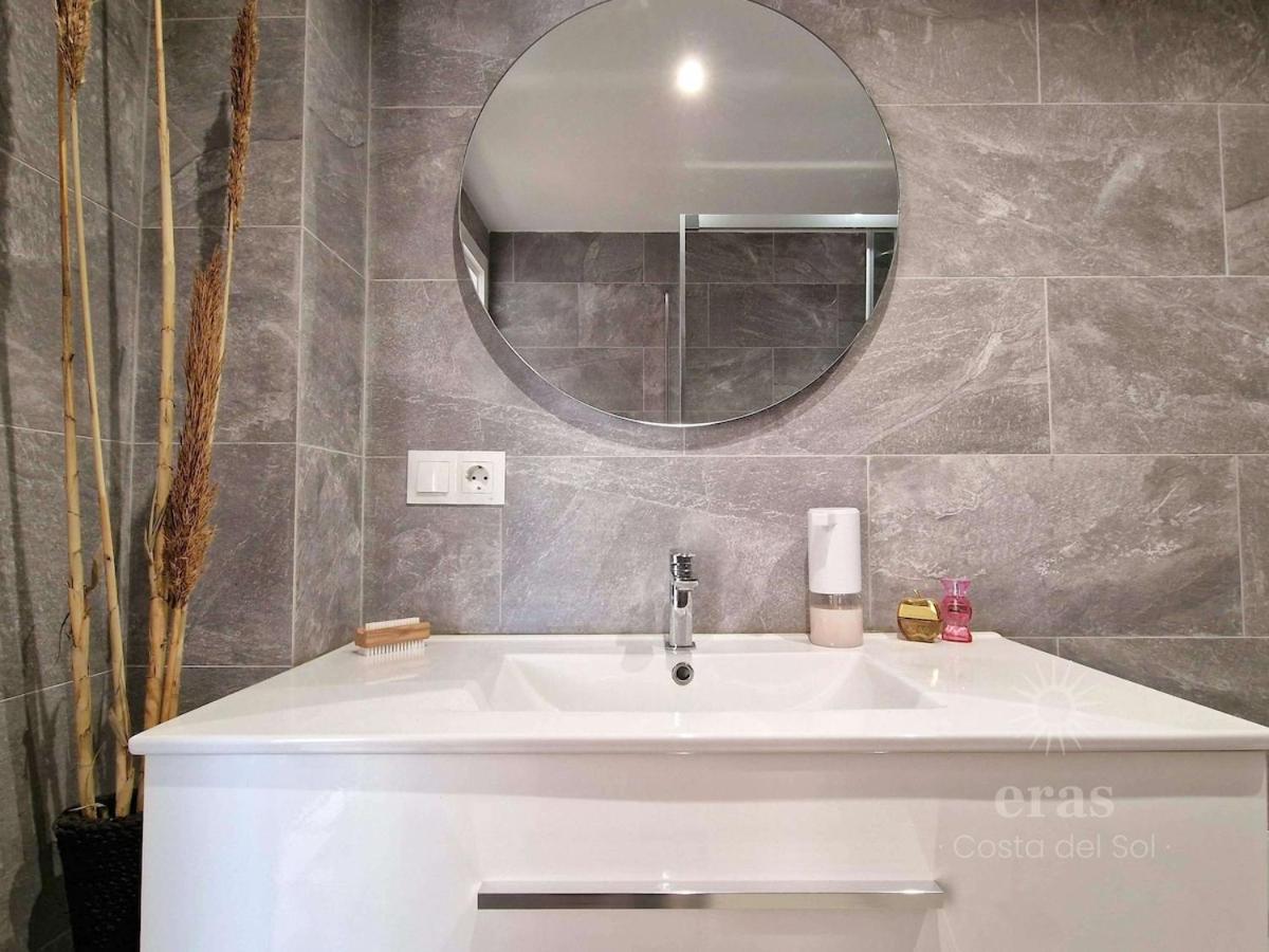 Apartment 3 Minutes From The Beach, And Bright A219