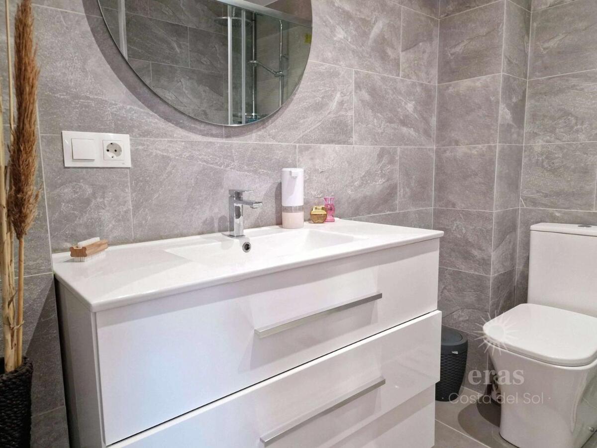 3 Minutes From The Beach, And Bright A219 * Fuengirola