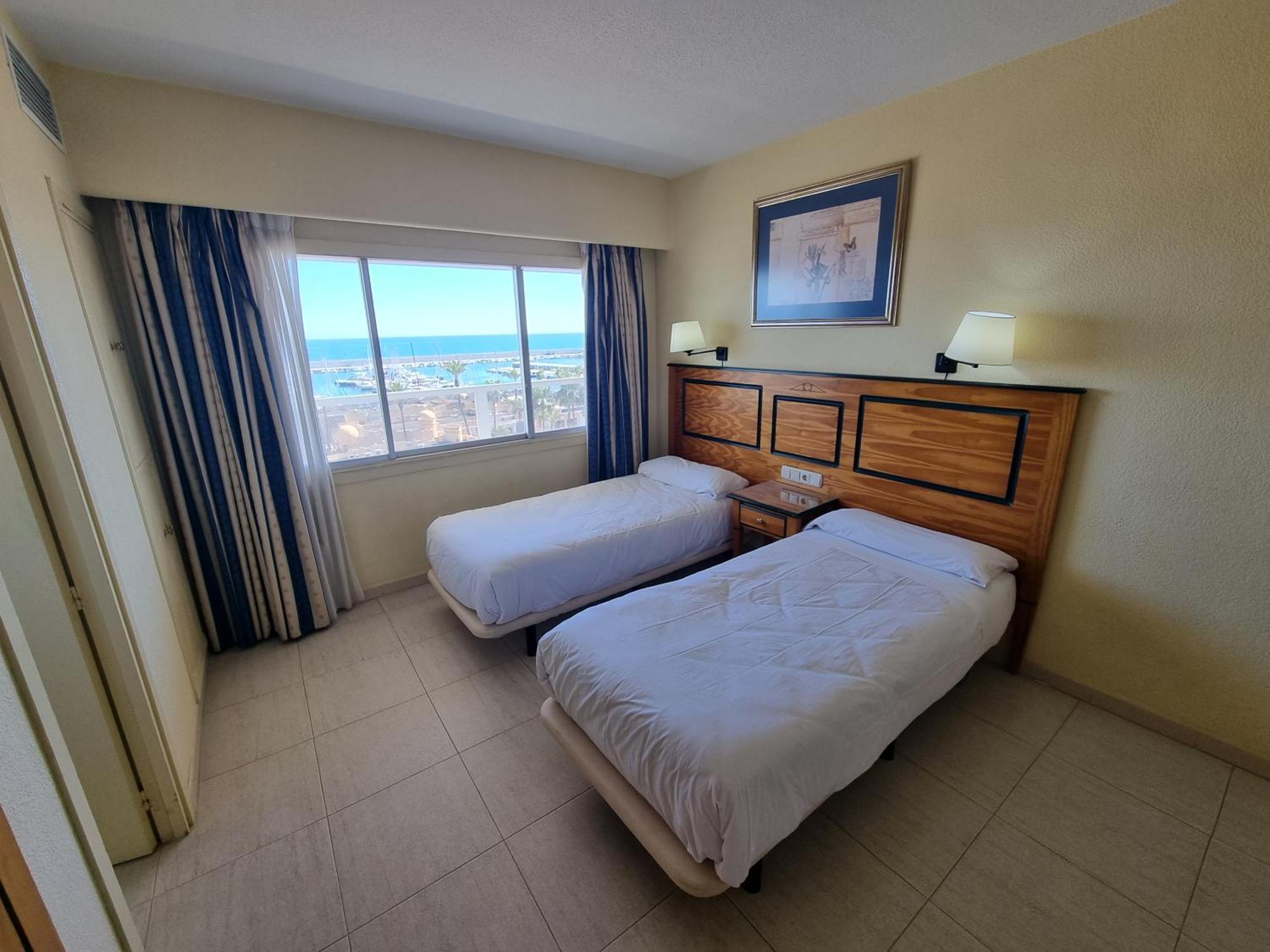 Pyr Beachfront And Pool 2bd