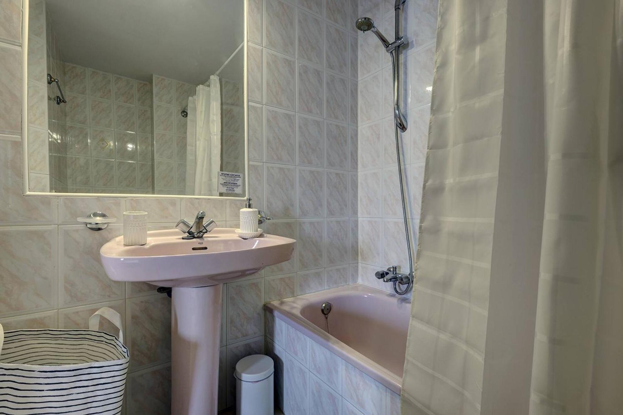 053 - Two Bed Mijas Golf In Popular Matchroom Golf Club Apartment *