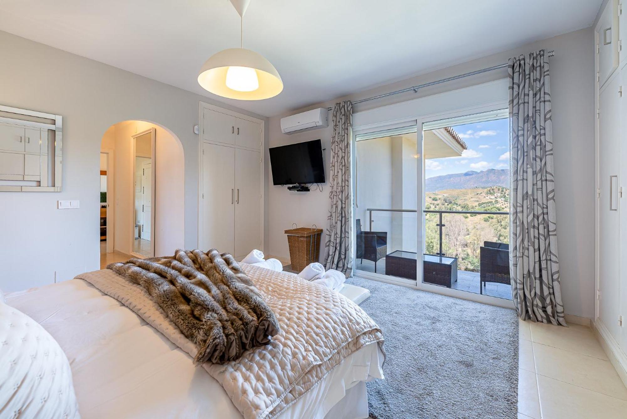 Stunning 6 Bed Private Pool Mijas Gol