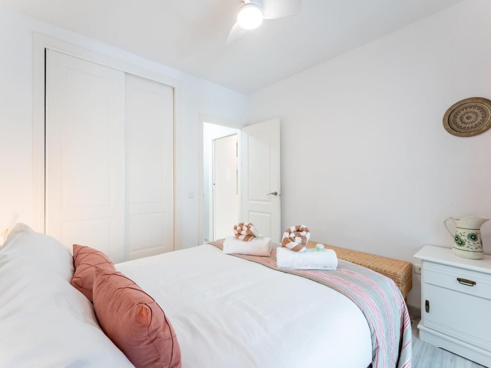 Pass The Keys Stylish 3 Bed Flat In Pacos Apartment