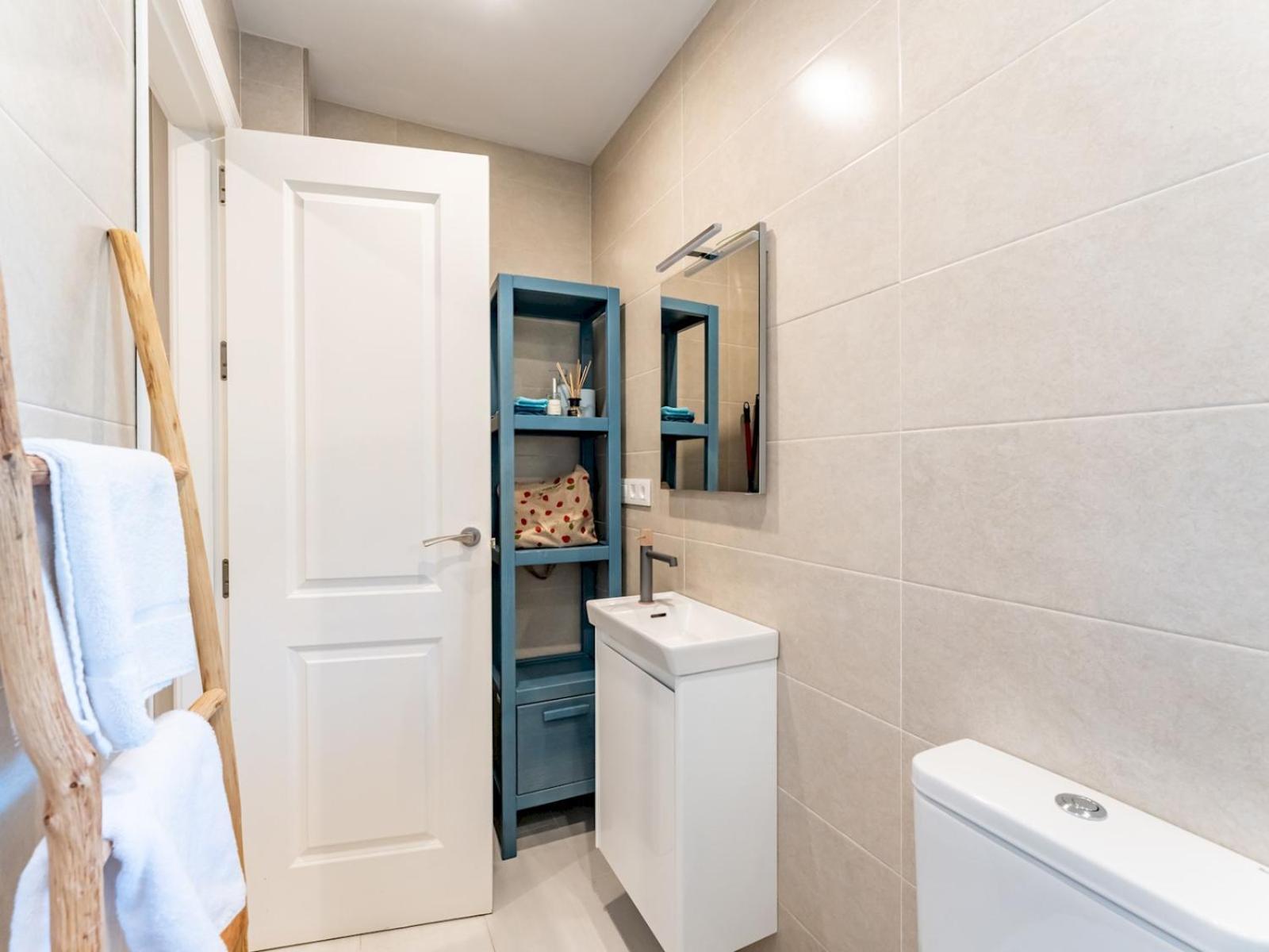Pass The Keys Stylish 3 Bed Flat In Pacos