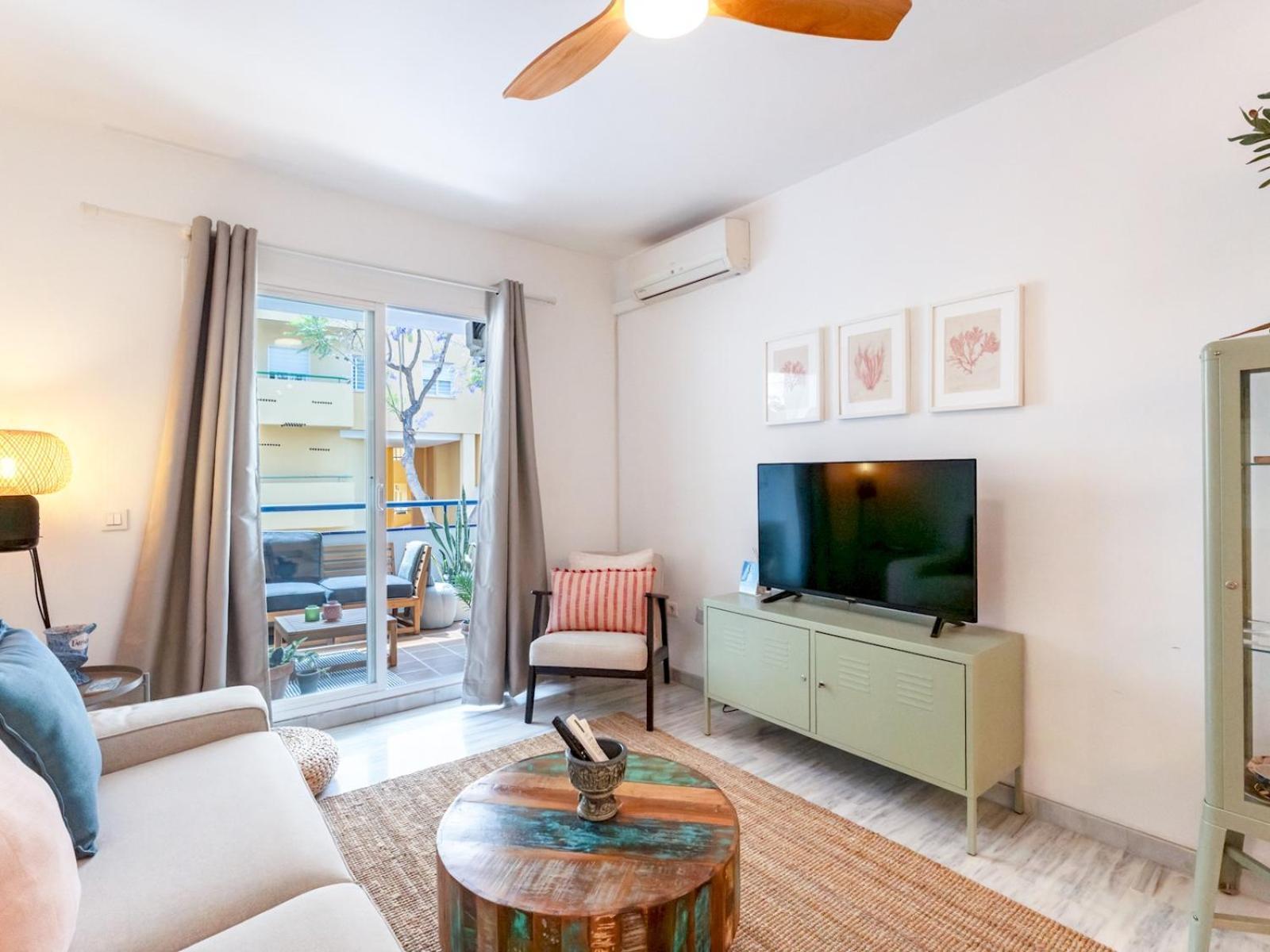 Pass The Keys Stylish 3 Bed Flat In Pacos