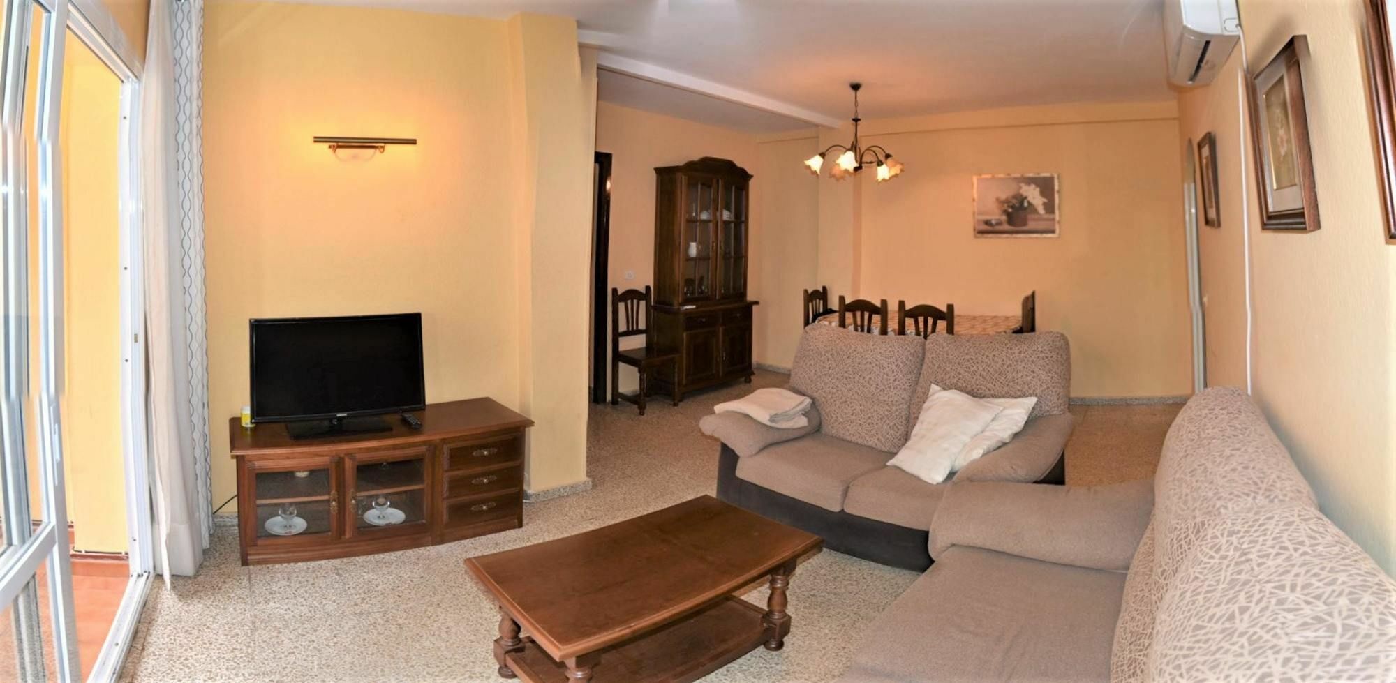 Apartamento With 3 Bedrooms In Fuengirola, With Balcony - 800 M From The