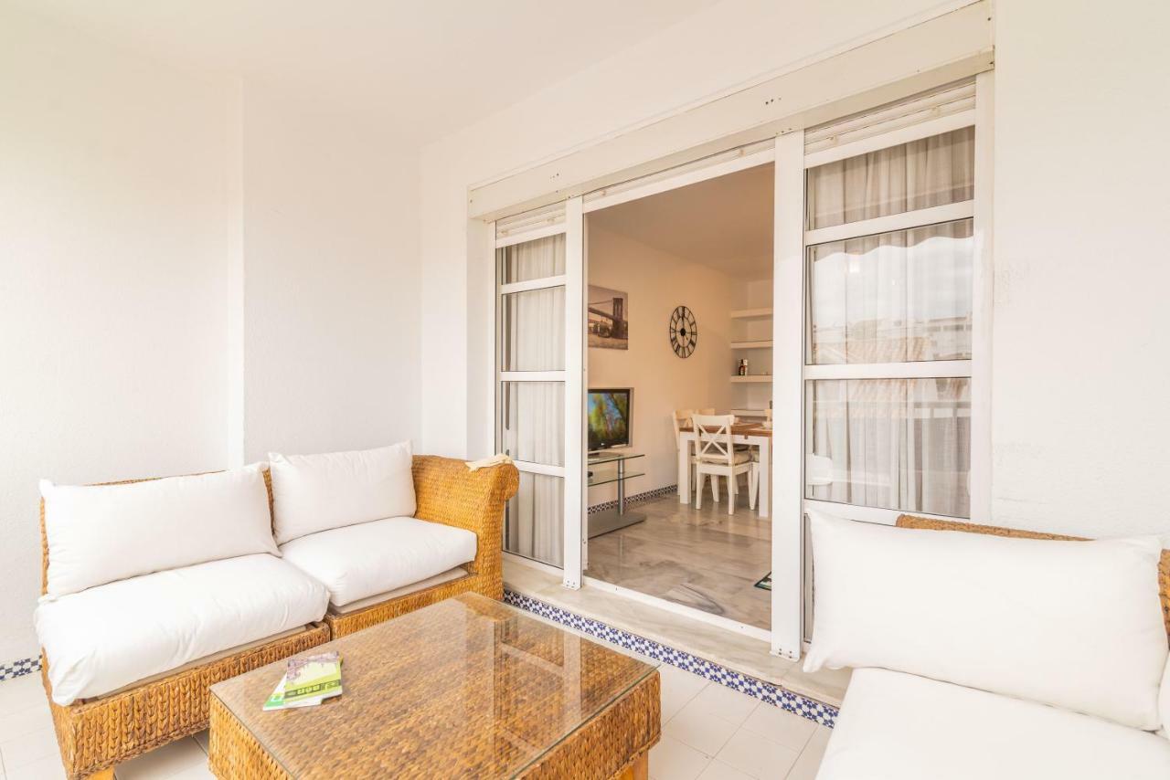 Well-located 3bdr In Apartment *