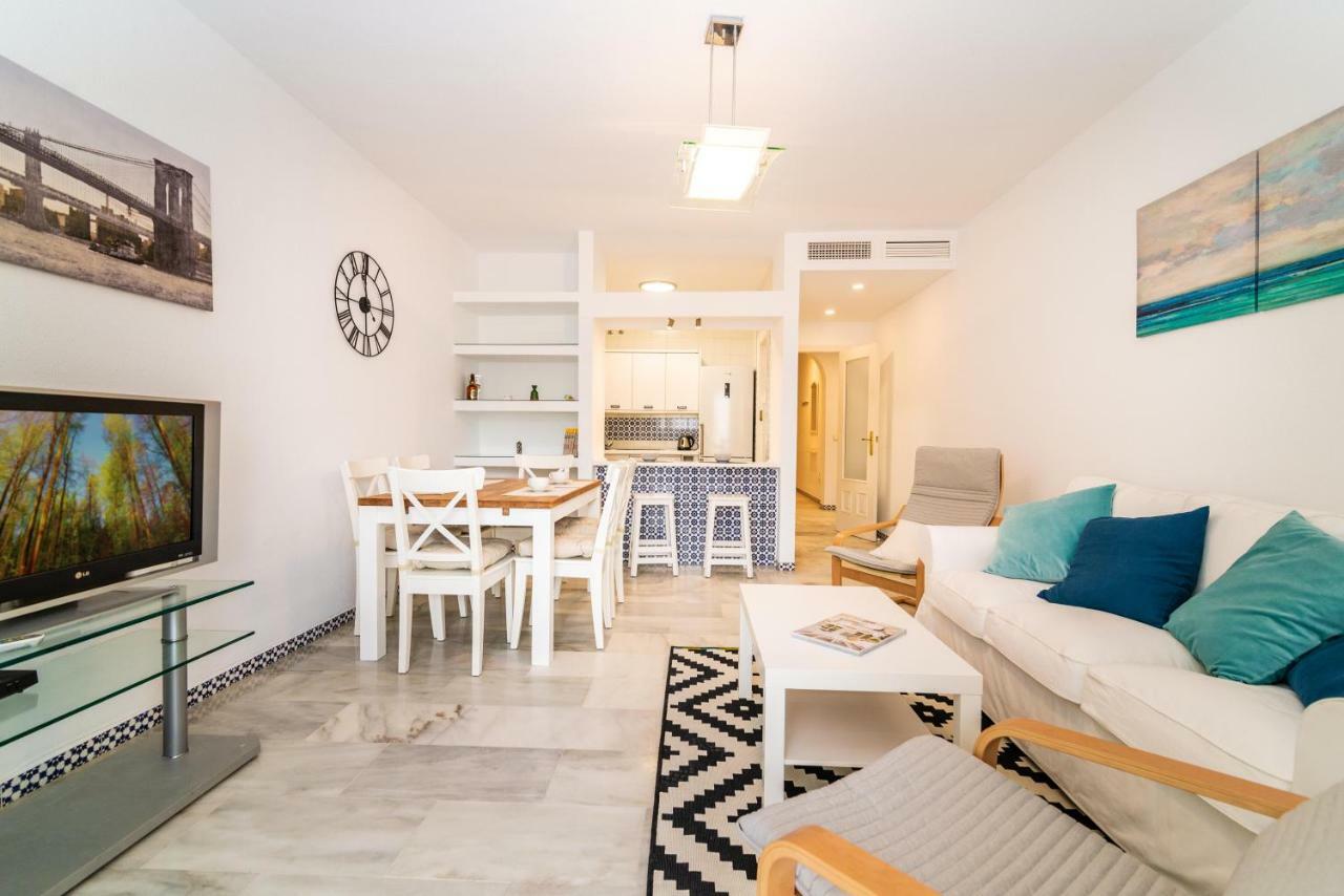 Well-located 3bdr In Apartment *