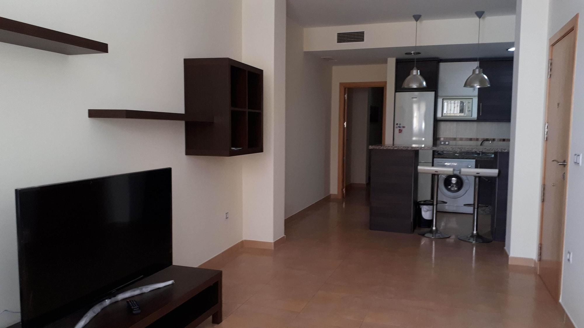 Apartment With 2 Bedrooms In - 100 M From The Fuengirola
