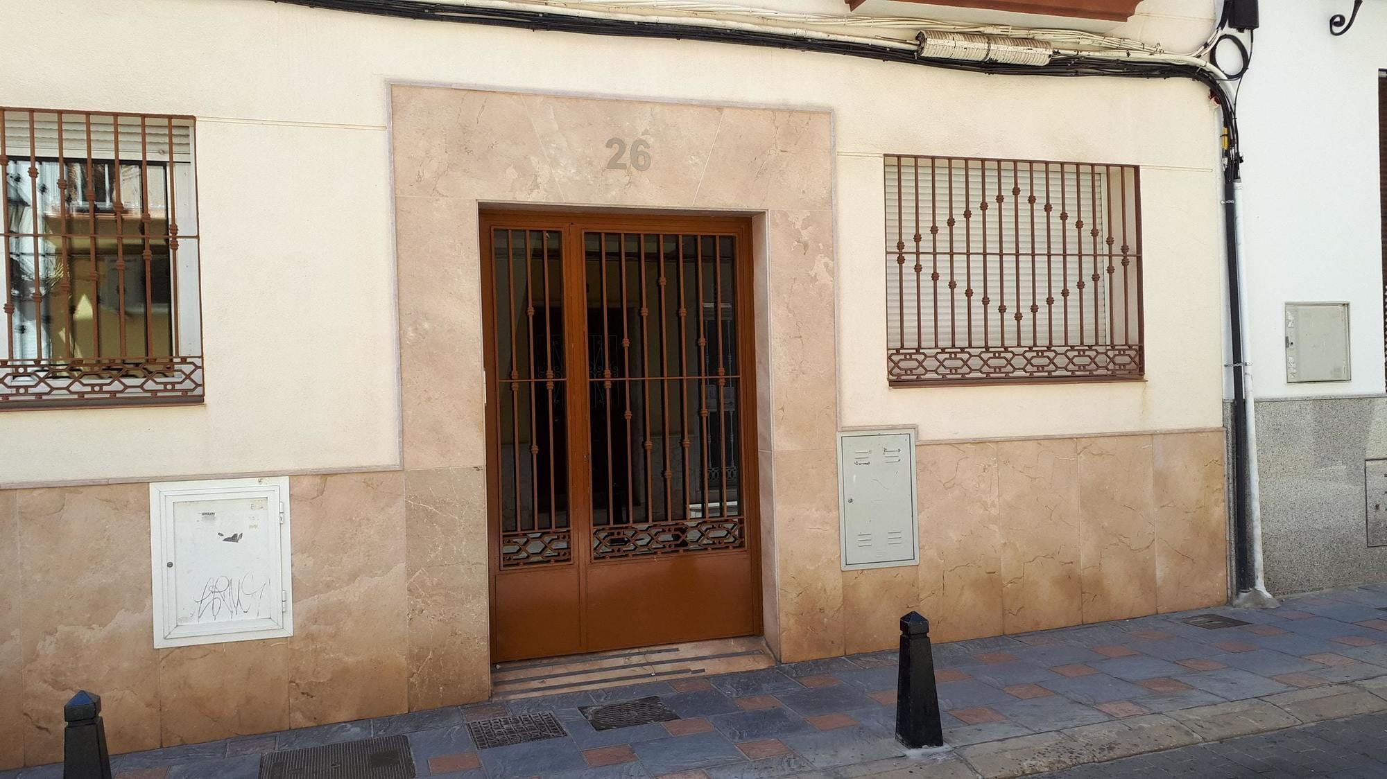 With 2 Bedrooms In - 100 M From The Apartment